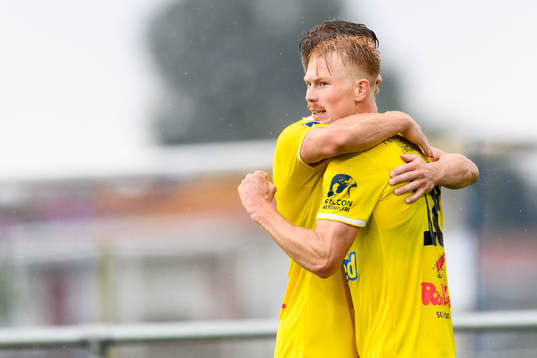Falkenbergs Linus Borgström jublar