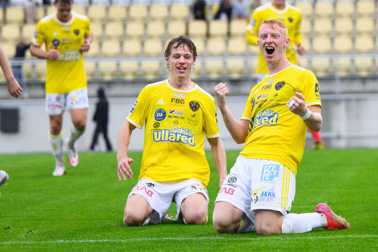 Falkenbergs Melker Nilsson och Wilhelm Ärlig jublar
