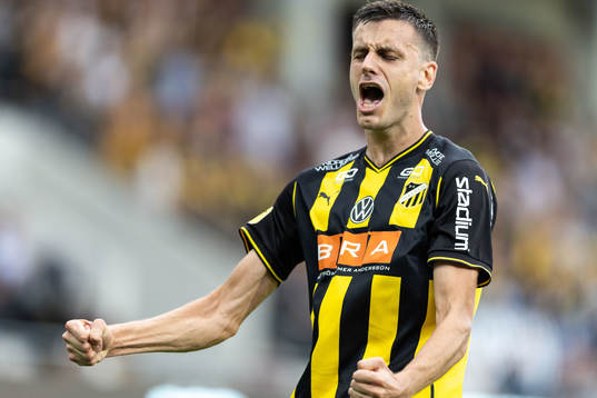 Häckens Alexander Jeremejeff jublar