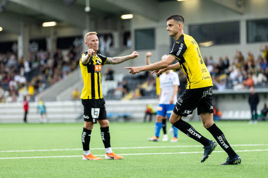 Häckens Alexander Jeremejeff jublar 2-0