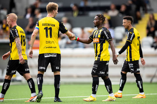 Häckens Ibrahim Sadiq jublar