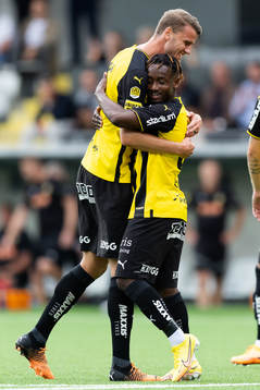 Häckens Ibrahim Sadiq jublar ihop med Johan Hammar