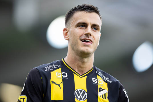 Häckens Alexander Jeremejeff jublar