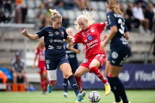 Rosengårds Rebecca Knaak och Linköpings Amalie Vangsgaard