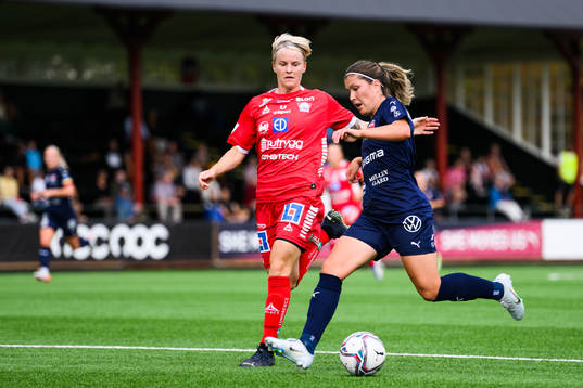 Linköpings Nilla Fischer och FC Rosengårds Loreta Kullashi