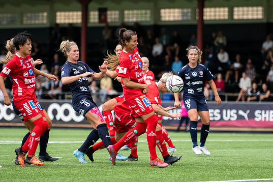 Rosengårds Rebecca Knaak och Linköpings Nilla Fischer