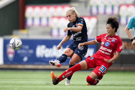 Rosengårds Mia Persson och Linköpings Saori Takarada