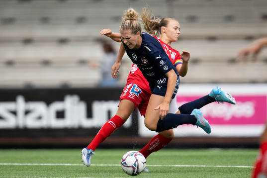 Rosengårds Rebecca Knaak och Linköpings Olga Ahtinen