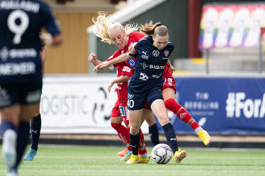 Rosengårds Bea Sprung och Linköpings Amalie Vangsgaard