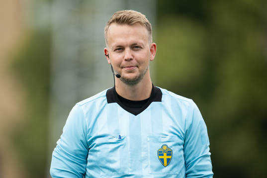 Assisterande domare Dennis Henriksson