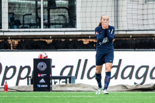 Eskilstuna Uniteds Paulina Nyström reagerar