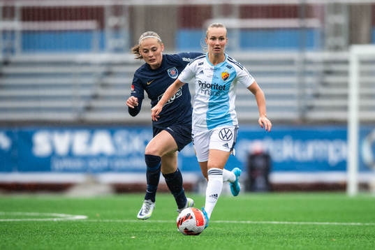 Eskilstuna Uniteds Paulina Nyström och Djurgårdens Tove