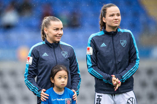 Djurgårdens Ebba Hed och Julia Walentowicz