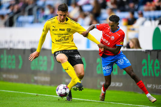 Mjällbys Noah Eile och Helsingborgs Taha Ali