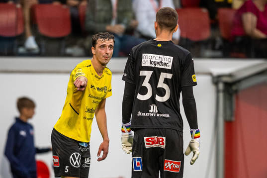 Mjällbys Jetmir Haliti och målvakt Samuel Brolin