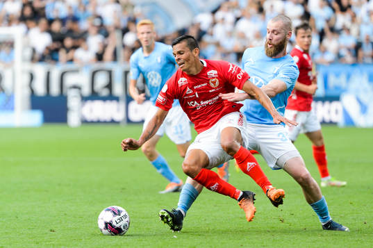 Kalmars Romario Pereira Sipiao och Malmö FFs Jo Inge Berget