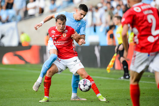 Kalmars Simon Skrabb och Malmö FFs Dennis Hadzikadunic