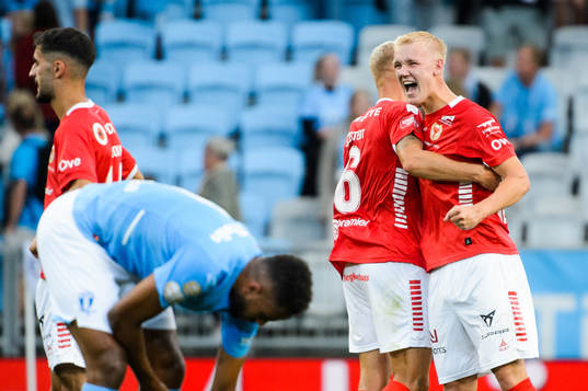 Kalmars Carl Gustafsson och Rasmus Sjöstedt jublar