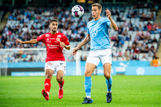 Malmö FFs Niklas Moisander mot Kalmars Noah Shamoun