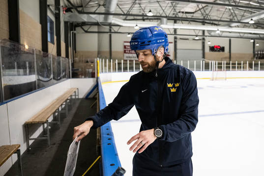 Ulf Lundberg, head coach of Sweden at a practice session