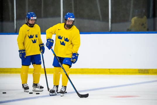 Maja Nylén-Persson and Mina Waxin of Sweden at a practice