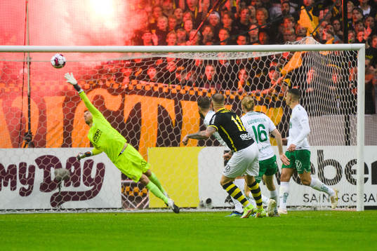AIKs John Guidetti gör 1-0