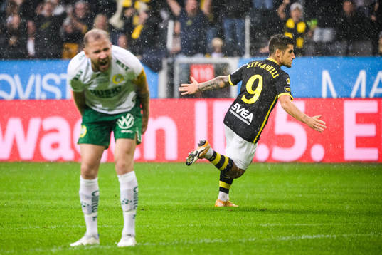 AIKs Nicolas Stefanelli jublar