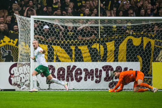 Hammarbys Veton Berisha jublar