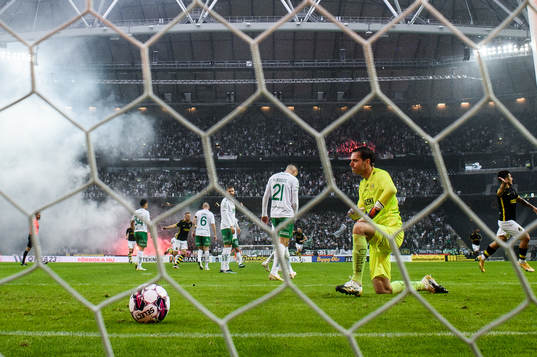 Hammarbys målvakt Davor Blazevic deppar