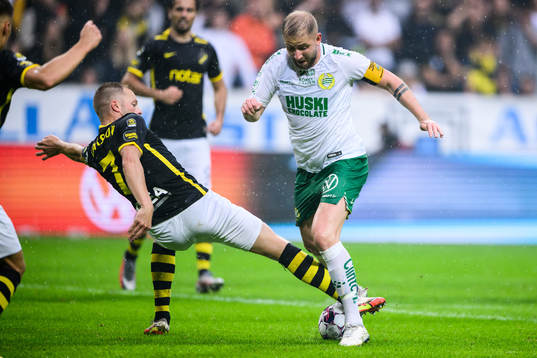 AIKs Sebastian Larsson och Hammarbys Darijan Bojanic