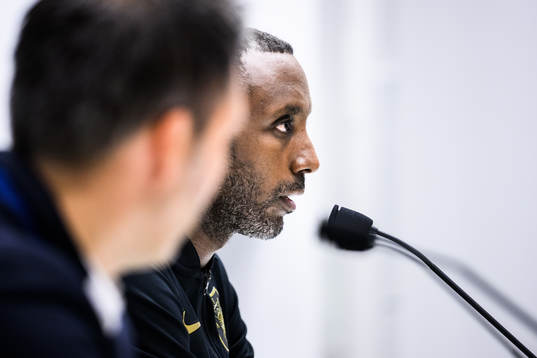 AIKs tränare Henok Goitom på presskonferens