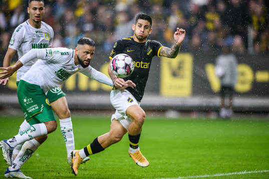 Hammarbys Mohanad Jeahze och AIKs Nicolas Stefanelli