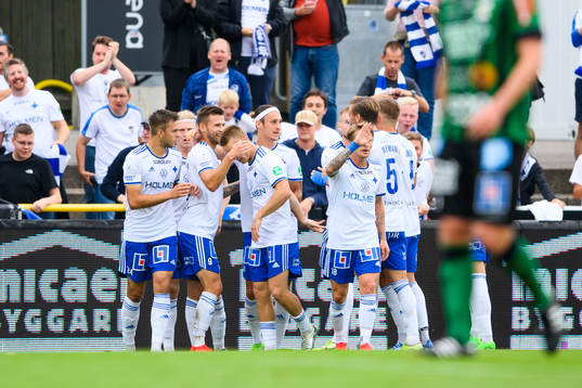 IFK Norrköpings Jonathan Levi jublar med lagkamrater