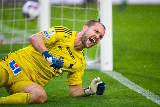 IFK Norrköpings målvakt Oscar Jansson deppar