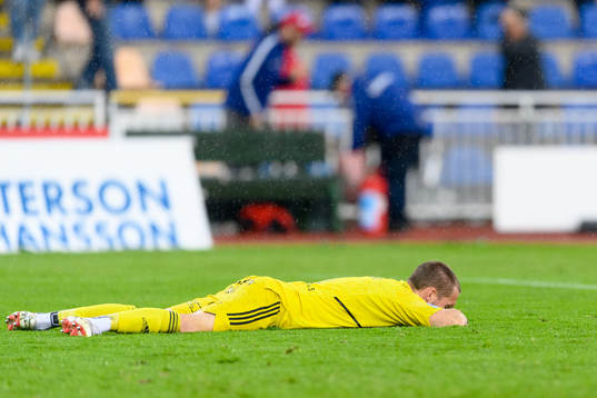 IFK Norrköpings målvakt Oscar Jansson deppar