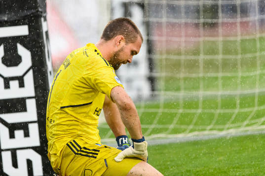 IFK Norrköpings målvakt Oscar Jansson deppar
