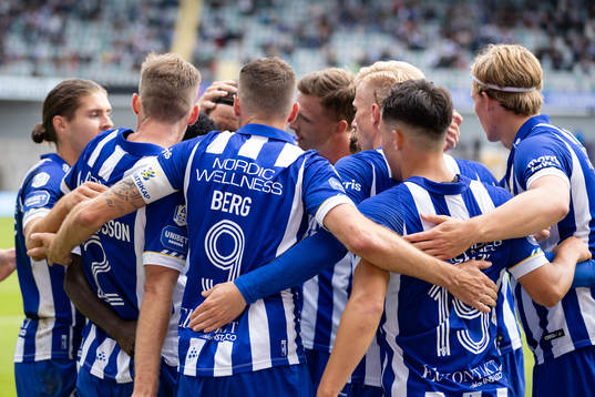 IFK Göteborgs Marcus Berg jublar med lagkamrater