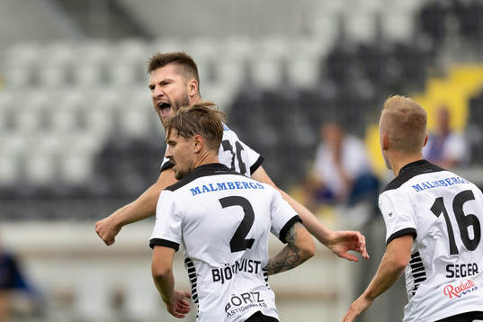 Örebros Axel Oskar Andrésson jublar