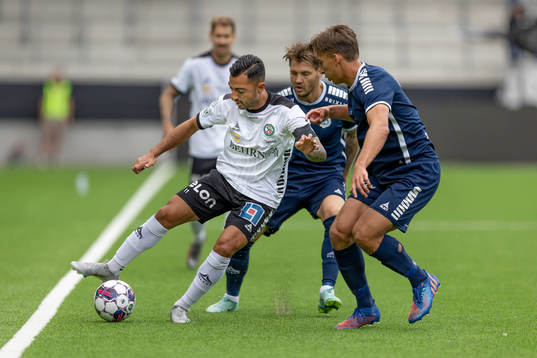Örebros Jiloan Hamad mot Utsiktens Wilhelm Nilsson och