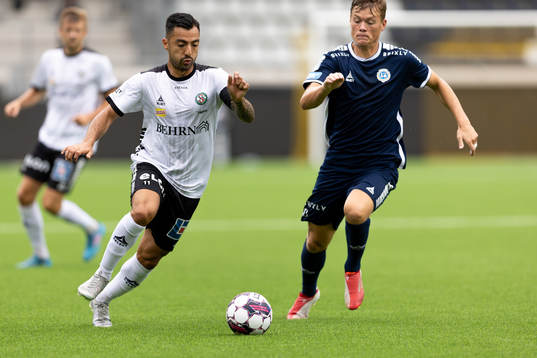 Örebros Jiloan Hamad och Utsiktens Albin Skoglund