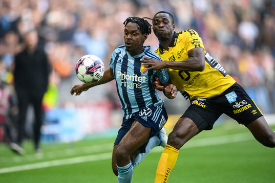 Djurgårdens Joel Asoro och Elfsborgs Maudo Lamine Jarjue