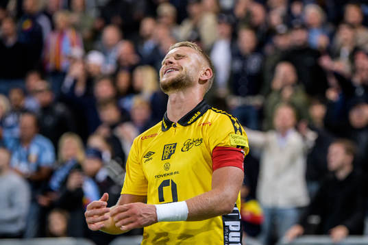 Elfsborgs Simon Strand deppar