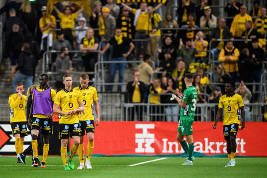 Elfsborgs Maudo Lamine Jarjue och Andre Ibsen Rømer deppar