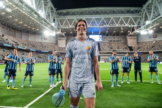 Djurgårdens målvakt Jacob Widell Zetterström jublar