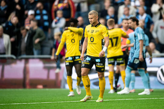 Elfsborgs Simon Strand deppar