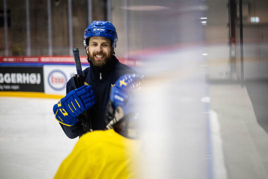 Ulf Lundberg, head coach of Sweden at a practice session