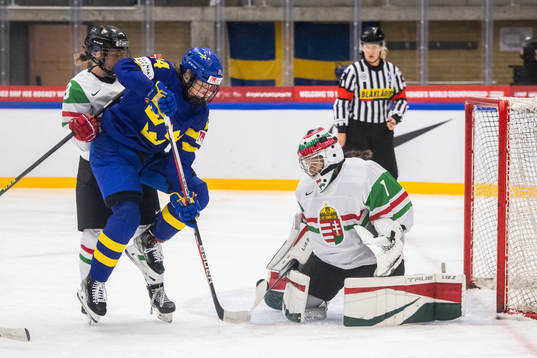 Felizia Wikner-Zienkiewicz of Sweden and goaltender Aniko