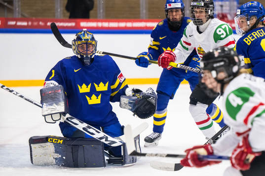 goaltender Ida Boman of Sweden