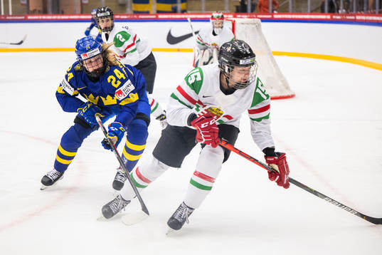Felizia Wikner-Zienkiewicz of Sweden and Reka Dabasi of