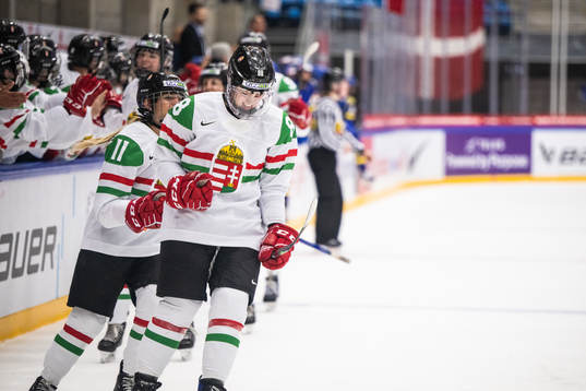 Emma Kreisz of Hungary celebrates